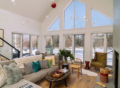 GreatRoomLargeWindowsWinterCountryScene